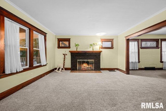 2428 ARLINGTON Avenue, Davenport, IA 52803