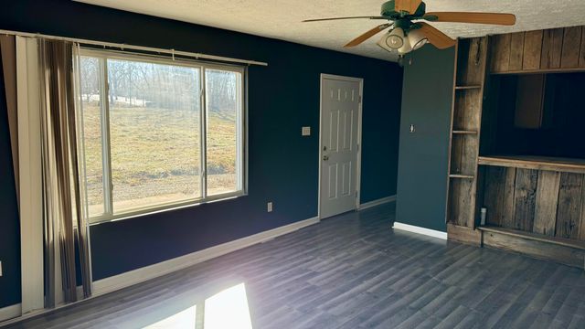 1097 Baker Lane, Nicholasville, KY 40356