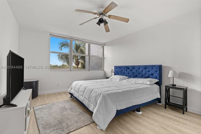 16565 NE 26th Ave 4D, North Miami Beach, FL 33160