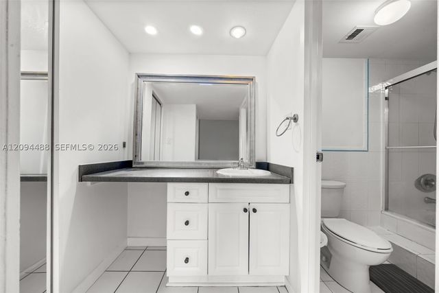 16565 NE 26th Ave 4D, North Miami Beach, FL 33160