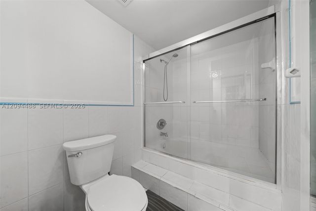 16565 NE 26th Ave 4D, North Miami Beach, FL 33160