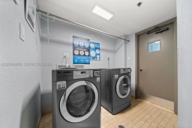 16565 NE 26th Ave 4D, North Miami Beach, FL 33160