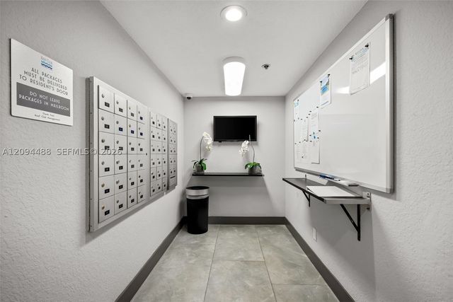 16565 NE 26th Ave 4D, North Miami Beach, FL 33160