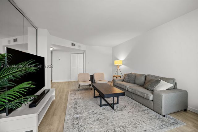 16565 NE 26th Ave 4D, North Miami Beach, FL 33160