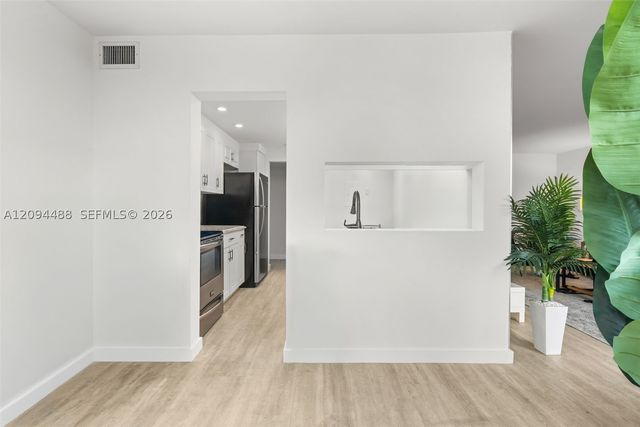 16565 NE 26th Ave 4D, North Miami Beach, FL 33160