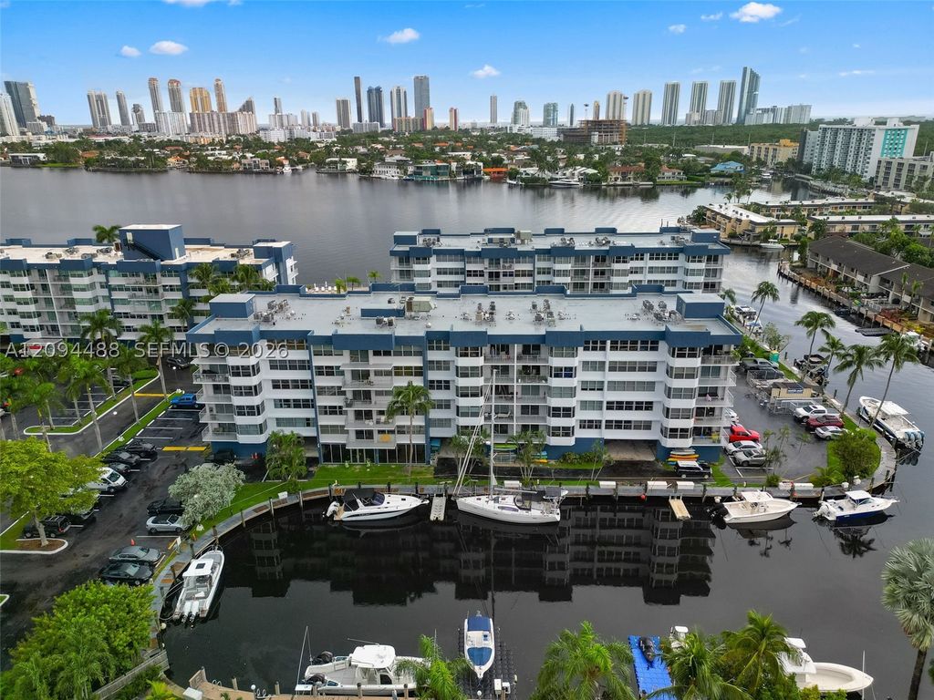 16565 NE 26th Ave 4D, North Miami Beach, FL 33160