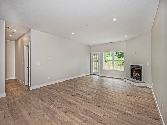 202 Willow Ln, Beaver Falls, PA 15010