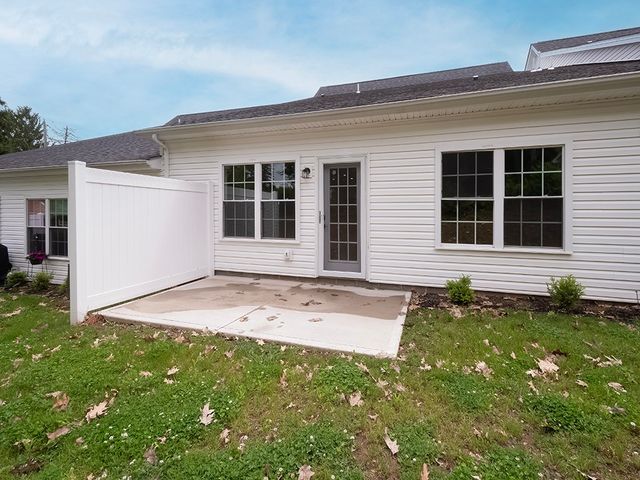 202 Willow Ln, Beaver Falls, PA 15010
