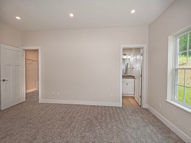202 Willow Ln, Beaver Falls, PA 15010