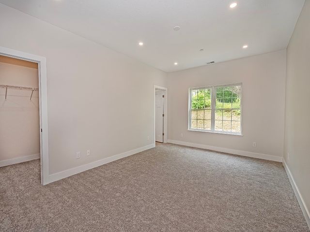 202 Willow Ln, Beaver Falls, PA 15010