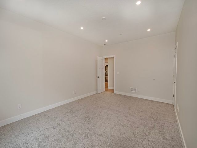 202 Willow Ln, Beaver Falls, PA 15010
