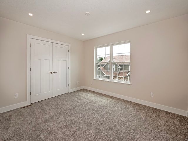 202 Willow Ln, Beaver Falls, PA 15010