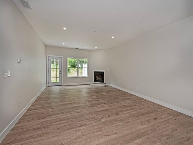 202 Willow Ln, Beaver Falls, PA 15010