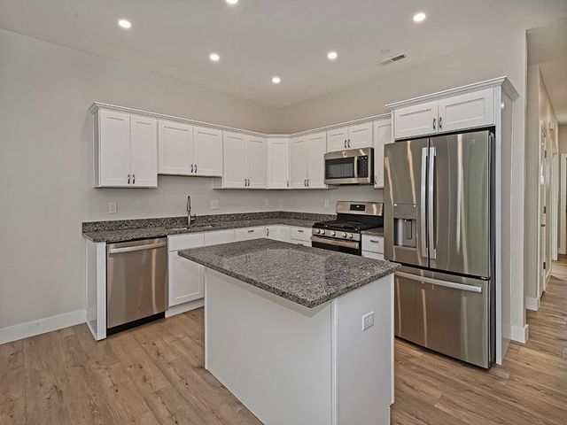 202 Willow Ln, Beaver Falls, PA 15010