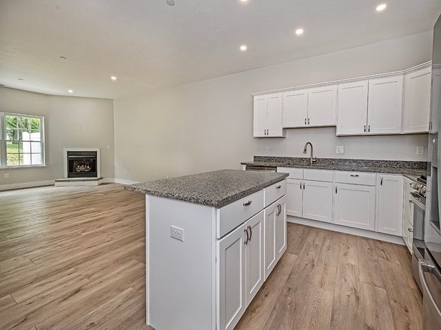 202 Willow Ln, Beaver Falls, PA 15010