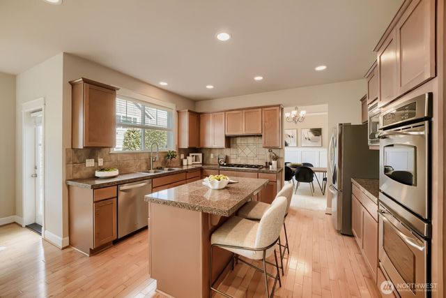 2972 NE Marquette Way, Issaquah, WA 98029