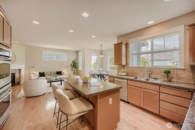 2972 NE Marquette Way, Issaquah, WA 98029