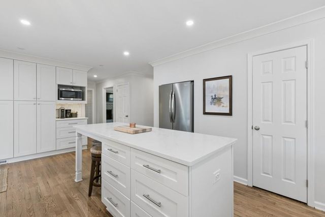 670 Lake Charles Way, Roswell, GA 30075