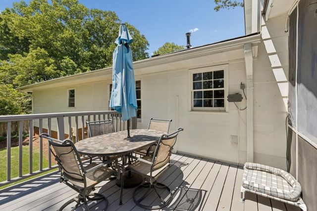 670 Lake Charles Way, Roswell, GA 30075