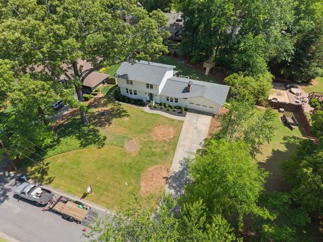670 Lake Charles Way, Roswell, GA 30075