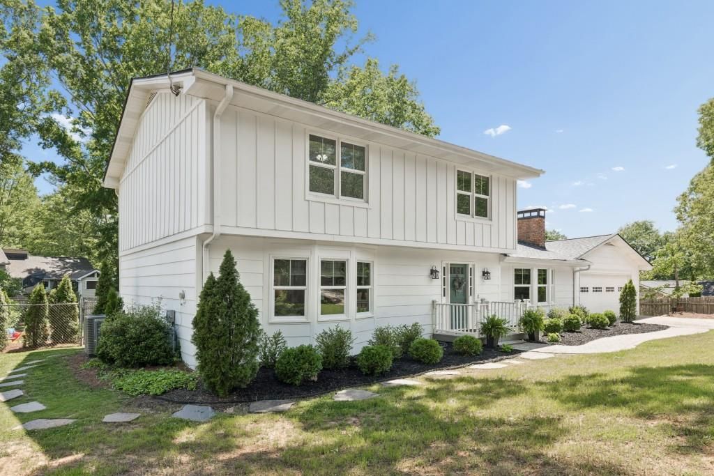 670 Lake Charles Way, Roswell, GA 30075