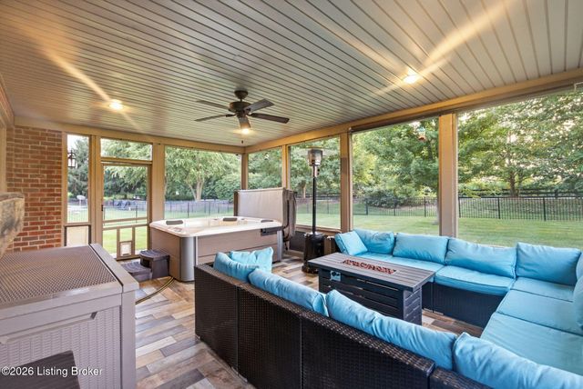 4702 Tall Grass Ct, La Grange, KY 40031