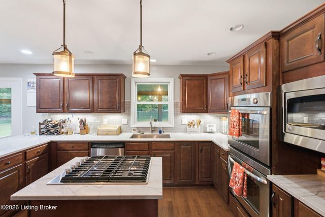 4702 Tall Grass Ct, La Grange, KY 40031