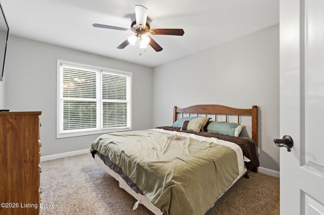 4702 Tall Grass Ct, La Grange, KY 40031