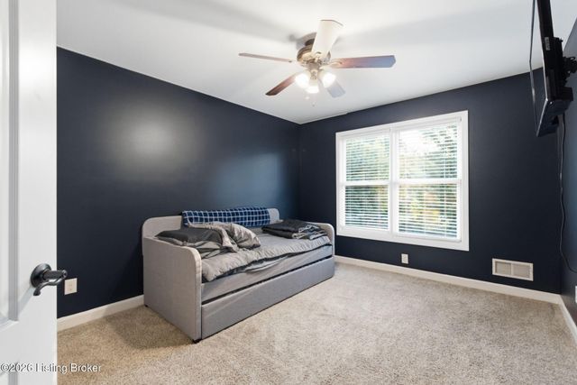 4702 Tall Grass Ct, La Grange, KY 40031