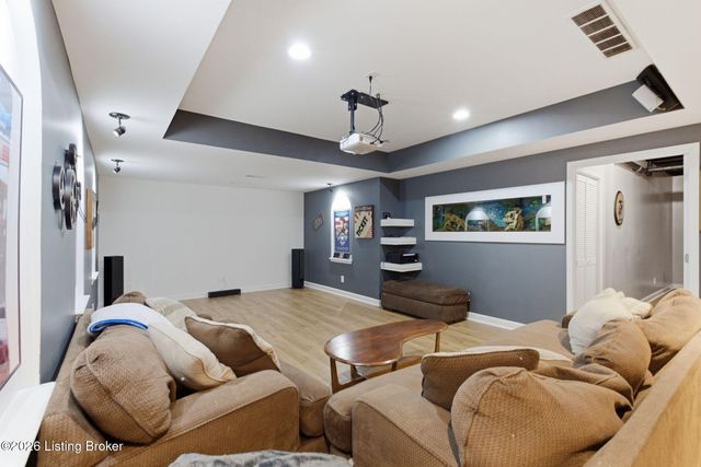 4702 Tall Grass Ct, La Grange, KY 40031