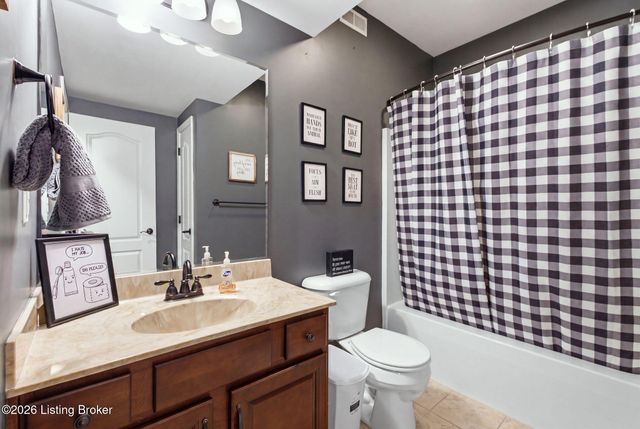 4702 Tall Grass Ct, La Grange, KY 40031