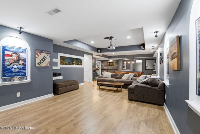4702 Tall Grass Ct, La Grange, KY 40031