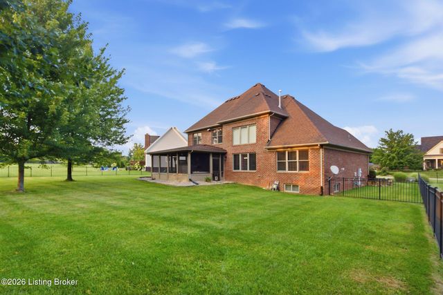 4702 Tall Grass Ct, La Grange, KY 40031