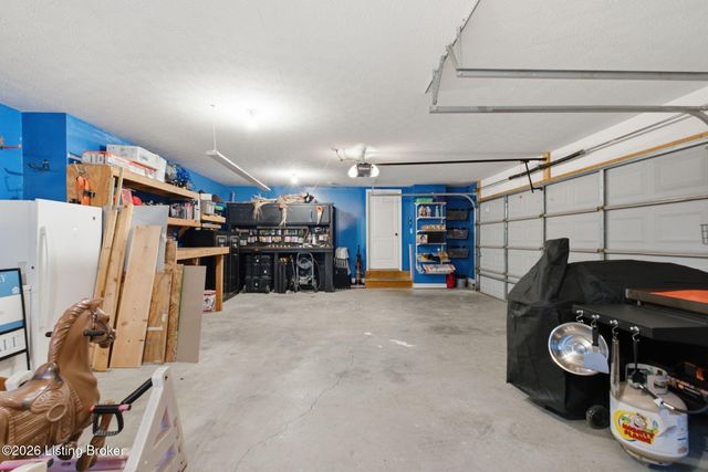 4702 Tall Grass Ct, La Grange, KY 40031