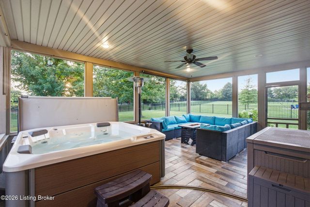 4702 Tall Grass Ct, La Grange, KY 40031