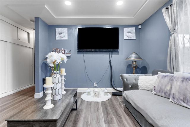 2141 Winafred St, Sacramento, CA 95825