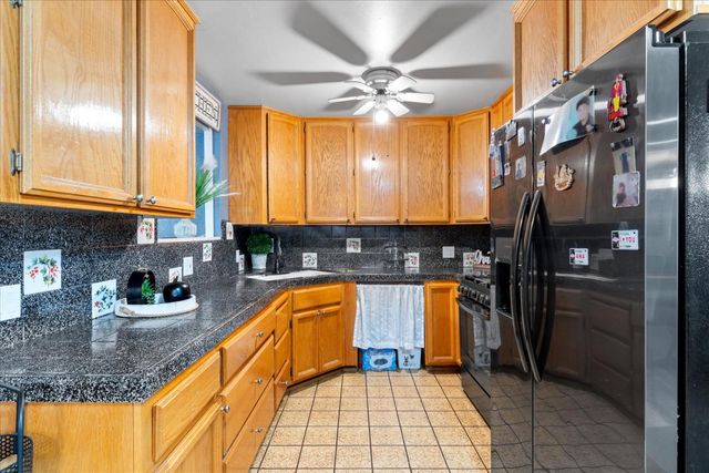 2141 Winafred St, Sacramento, CA 95825