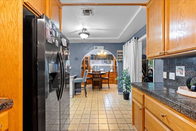 2141 Winafred St, Sacramento, CA 95825