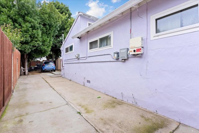 2141 Winafred St, Sacramento, CA 95825