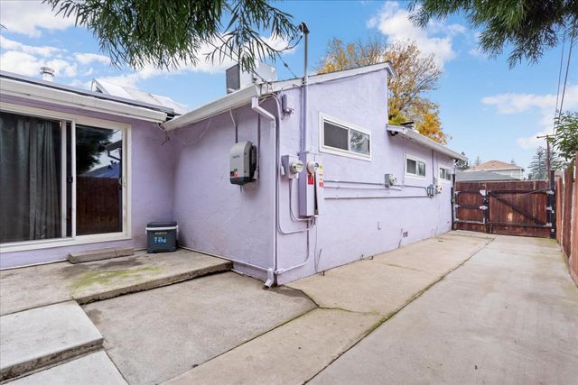 2141 Winafred St, Sacramento, CA 95825