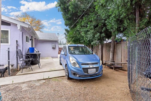 2141 Winafred St, Sacramento, CA 95825