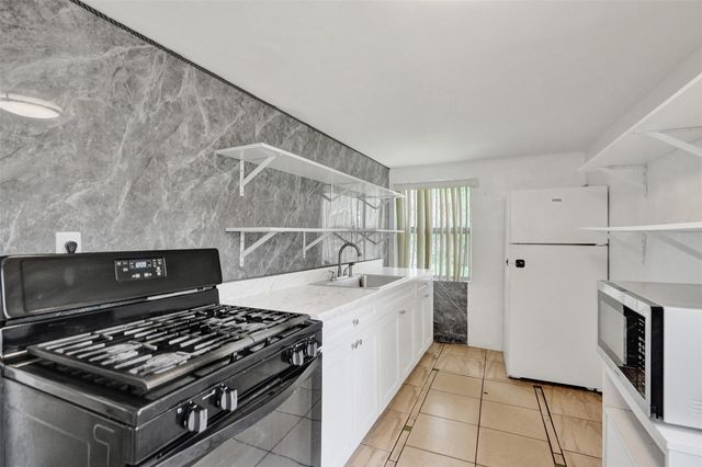 14115 NE 11th Avenue, North Miami, FL 33161