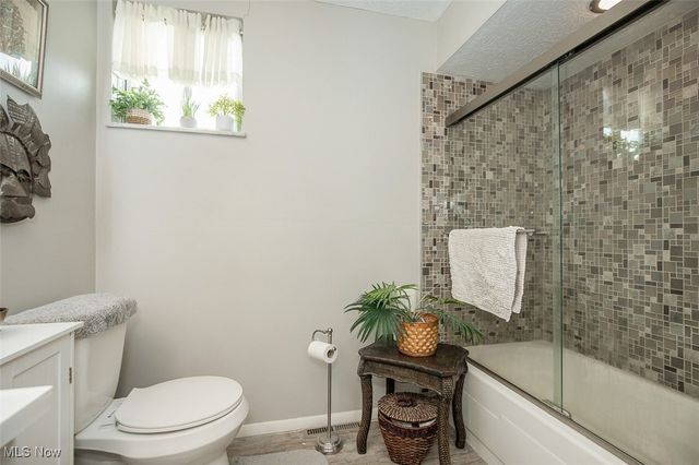 6031 Sunset Drive, Bedford Heights, OH 44146