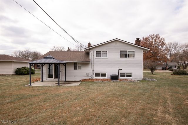 6031 Sunset Drive, Bedford Heights, OH 44146