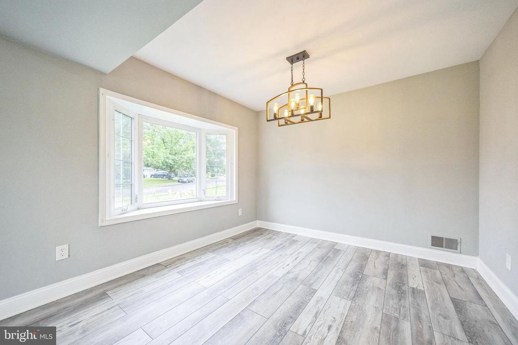 11 HEATHER DR, Marlton, NJ 08053