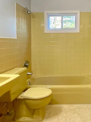 59 Commercial St 4, Marblehead, MA 01945