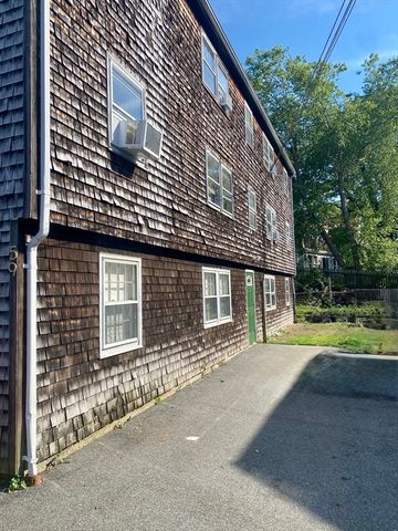 59 Commercial St 4, Marblehead, MA 01945