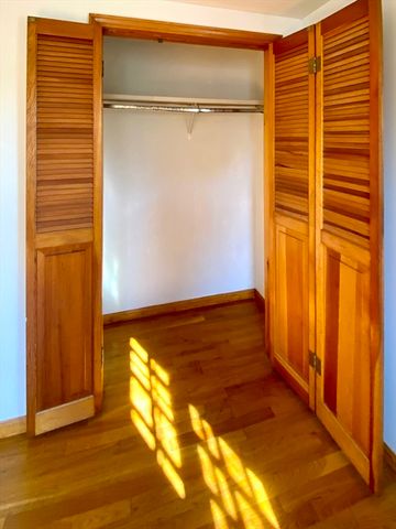 59 Commercial St 4, Marblehead, MA 01945