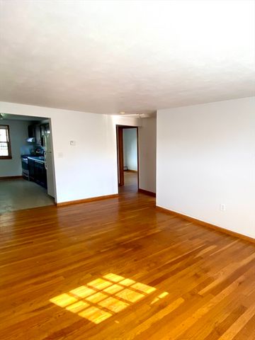 59 Commercial St 4, Marblehead, MA 01945