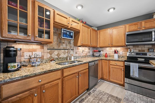 8592 Sunmont Drive, Anderson Twp, OH 45255